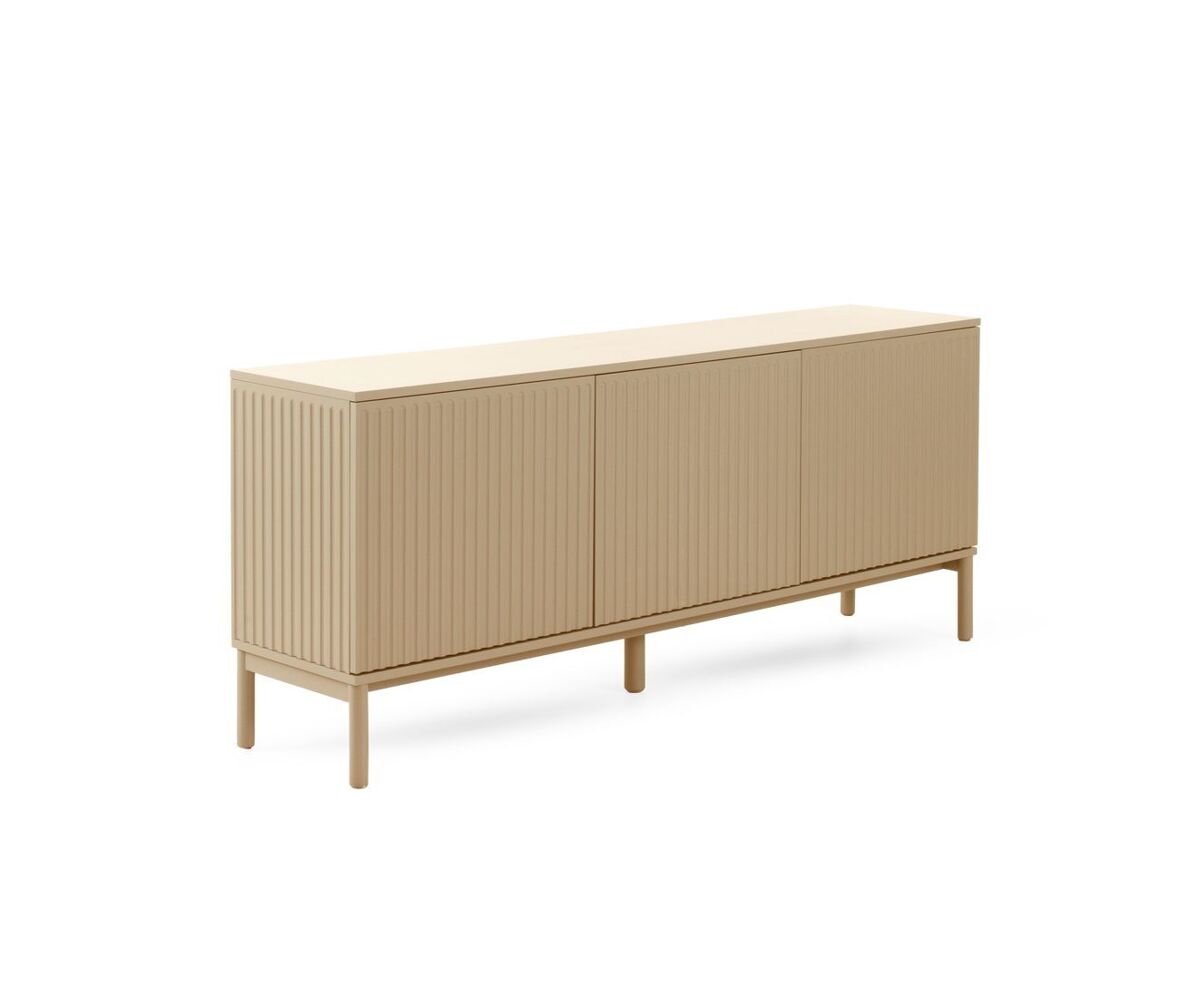 Aparador beige con ranuras acanaladas en puertas y laterales