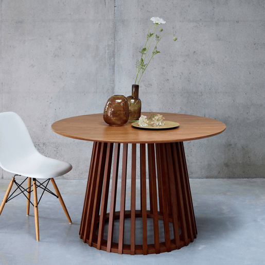 Mesa de jantar com efeito de madeira, pernas em abeto, 4 lugares, Clara, Madeira de nogueira, 120x120x75 cm