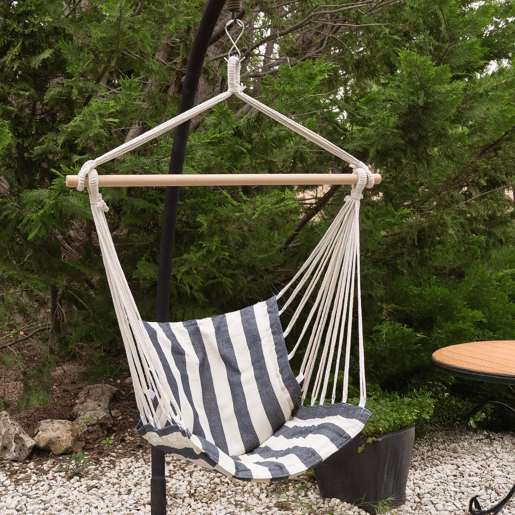 Aktive Cadeira suspensa listrada 90x55x125 cm com suporte de madeira