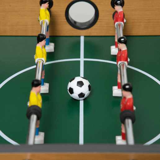HOMCOM Matraquilhos de Mesa, Estrutura em Madeira Resistente, Jogo de Futebol de Mesa com 18 Jogadores, 2 Bolas, 6 Pegas e 2 Marcadores de Pontos para 2-4 Pessoas, 70x37x22 cm, para Crianças a partir dos 6 Anos e Adultos