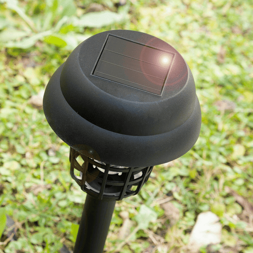 Lâmpada Solar Antimosquitos para Jardim InnovaGoods 4 Unidades