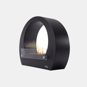 Lareira a etanol com um desenho circular com acabamento em aço inoxidável e aço esmaltado. Inclui um bloco de combustão de 1,5L de capacidade que permite regular a chama e o seu poder calorífico é equivalente a 2,5KW.