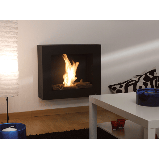 Lareira a etanol com 1,75kW e 1,2L de capacidade. Desenho rectangular em aço lacado a preto