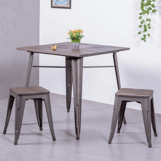 Mesa industrial em aço envelhecido e madeira escura - Bistro