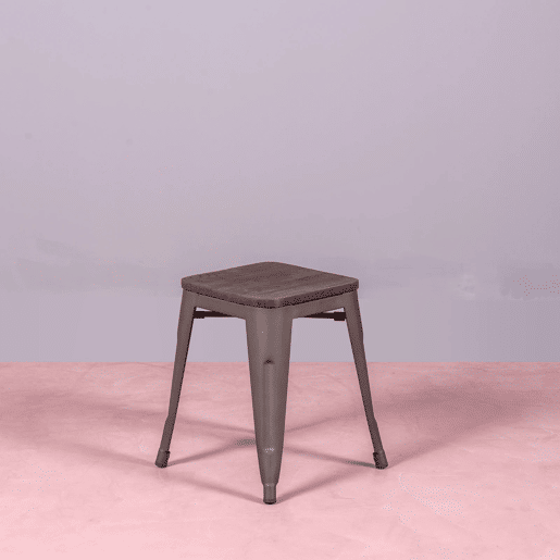 Banqueta baixa industrial em aço envelhecido e assento de madeira (45cm) - Bistro