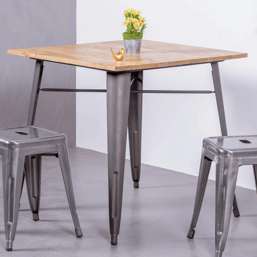 Mesa industrial em aço envelhecido e madeira clara - Bistro