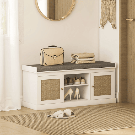 HOMCOM Banco Sapateira Móvel Sapateira Boémio com Assento Acolchoado Portas com Frente em Vime Prateleira Aberta Prateleira Ajustável para 9 Pares de Sapatos para Entrada 105x35x47 cm Branco