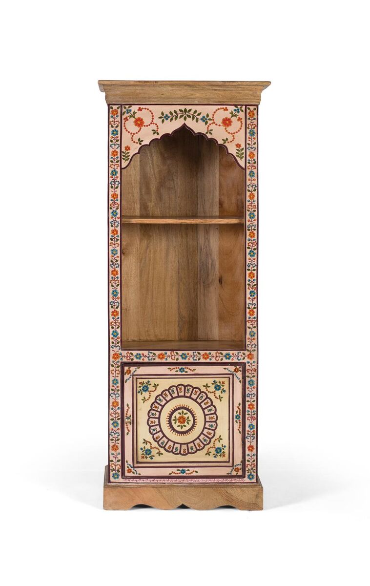 Librería en madera de mango con detalles florales