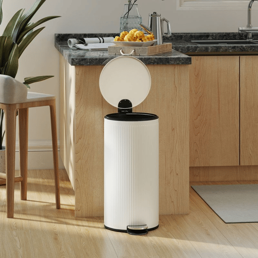 HOMCOM Balde do Lixo para Cozinha com Pedal 30L Cubo de Lixo Metálico com Tampa de Fecho Suave e Balde Removível para Quarto Escritório Estúdio e Sala 36x30x60,5 cm Creme
