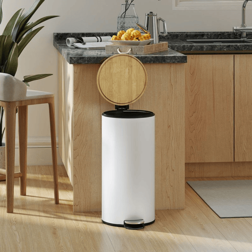 HOMCOM Balde do Lixo para Cozinha com Pedal 30L Cubo de Lixo Metálico com Tampa de Fecho Suave e Balde Removível para Quarto Escritório Estúdio e Sala 36x30x60,5 cm Branco e Madeira