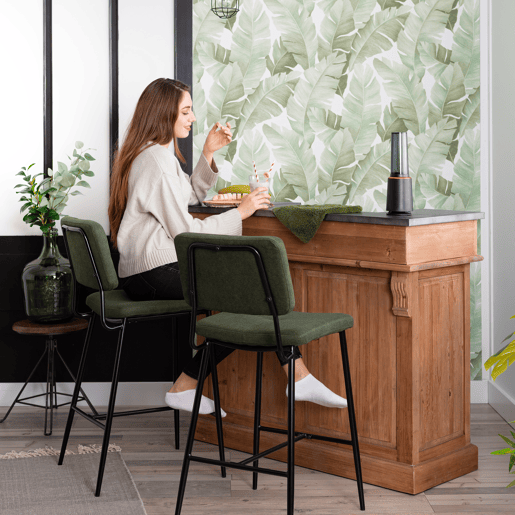 Conjunto De 4 Bancos Altos De Bar Com Encosto E Assento Acolchoado Em Tecido Verde, Estrutura Metálica Preta Com Apoio Para Pés, Estilo Moderno Industrial, Altura Do Assento 69 Cm, Ideais Para Cozinha, Ilha E Sala De Jantar