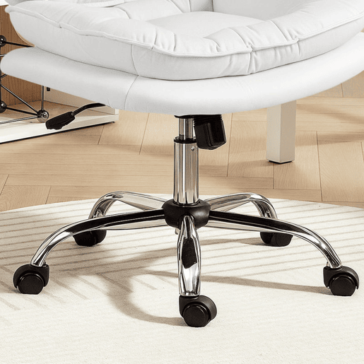 HOMCOM Cadeira de Escritório com Pernas Cruzadas, Cadeira de Penteadeira sem Braços com Assento Largo, Rodas, Altura Ajustável, Duplo Acolchoamento, Giratória, Função de Inclinação, Estofada em PU, Branco