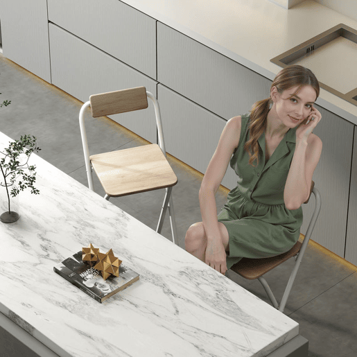 HOMCOM Conjunto de 2 Bancos de Bar Dobráveis Bancos Altos de Cozinha com Encosto Apoio para os Pés e Estrutura de Aço para Sala de Jantar Balcão 37x45x87 cm Madeira