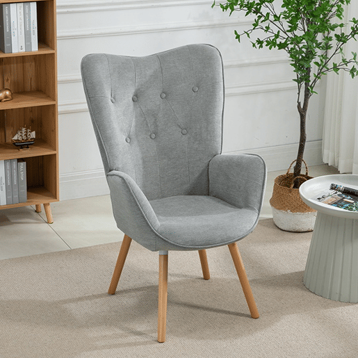 Poltrona Relax Estofada Cinza com Pés de Madeira Natural, Design Escandinavo com Encosto Alto e Assento Acolchoado, Perfeita para Sala de Estar, Quarto ou Cantinho de Leitura Sofisticado