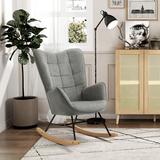 Poltrona De Balanço De Estilo Moderno Com Encosto Alto E Assento Estofado, Revestida Em Tecido Cinza Macio E Respirável, Base De Madeira Curva Com Estrutura Metálica, Design Ergonômico E Confortável Para Sala, Quarto Ou Espaço De Leitura