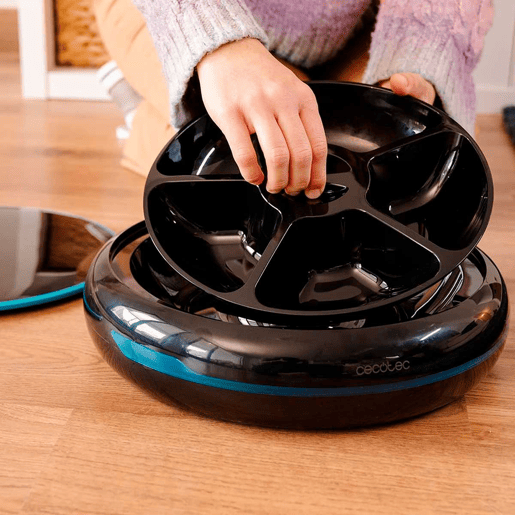 Cecotec Dispensador automático de alimentos para animais de estimação com 4 secções independentes, capacidade de 1,6 l, ecrã LED, temporizador e gravador de voz.