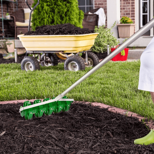 Outsunny Rolo Aireador de Relva Aireador de Relva Manual com Pontas e Cabo Desmontável de 100 cm em Três Peças para Soltar o Solo para Jardim Pátio 45x21x140 cm Verde Escuro