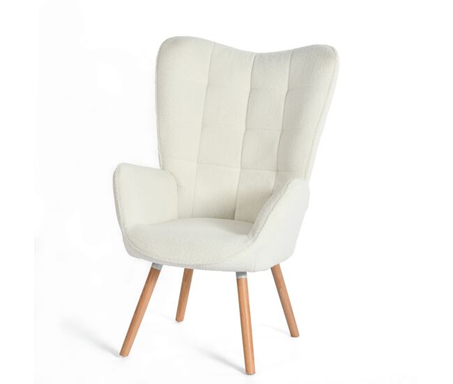 Sillón relax de interior con respaldo alto y asiento acolchado en tela suave color beige con patas de madera natural estilo escandinavo moderno ideal