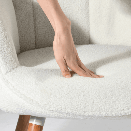 Poltrona Relax Para Sala Com Encosto Alto E Assento Acolchoado Em Tecido Macio Cor Bege Com Pés De Madeira Natural Estilo Escandinavo Moderno Perfeita Para Sala De Estar Quarto Ou Cantinho De Leitura