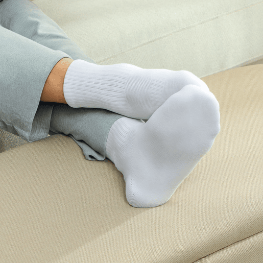 HOMCOM Banco de Armazenamento Estofado em Linho com Tampa Abatível e Pés de Aço para Dormitório Sala de Estar Entrada Carga Máxima 150kg 101x38,5x44,5 cm Bege