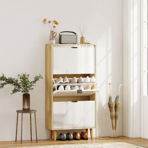 HOMCOM Sapateira Estreita com 3 Portas em Branco Brilhante Sapateira de Entrada com Prateleiras Ajustáveis e Pernas de Madeira para 18 Pares de Sapatos 60x24x127 cm Branco