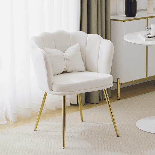 Poltrona moderna de veludo - Design com encosto em forma de pétalas, pernas metálicas douradas, almofada em forma de borboleta - Bege