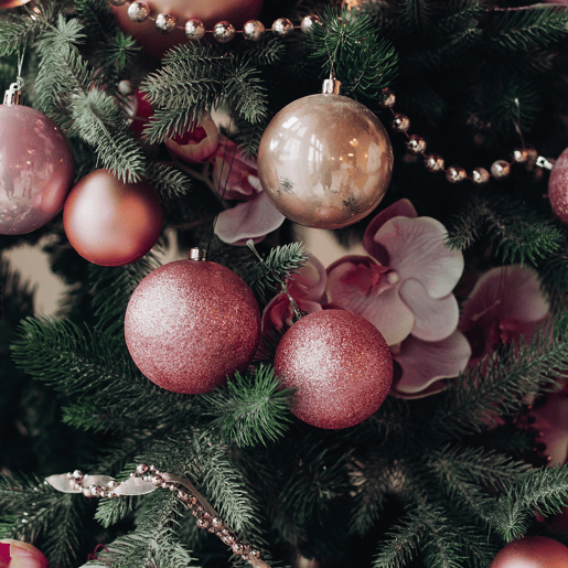 Conjunto de 60 bolas de Natal Well Home na cor champanhe em vários tamanhos e acabamentos