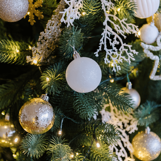 Well Home Conjunto de 100 Bolas de Natal Light Gold em Tubo PET com Diferentes Desenhos e Acabamentos