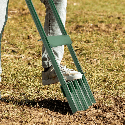 Outsunny Arejador de Relva com com 5 Espigões Arejador de Relva Manual com Cabo Antiderrapante para Jardim e Cuidado do Relvado 30x4x94 cm Verde Escuro