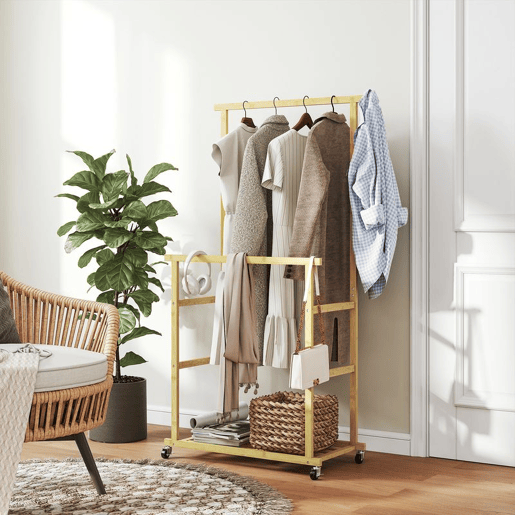 HOMCOM Charriot com Rodas de Bambu Charriot de Roupa com Sapateira 2 Barras para Pendurar para Entrada Corredor Quarto 80x40x160 cm Madeira
