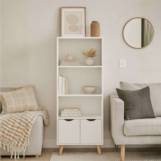 Estante para sala de estar Fiano, branco fosco e madeira clara, 3 prateleiras, 2 portas sanfonadas, melamina, pernas de pinho laqueado, 50x160x30 cm