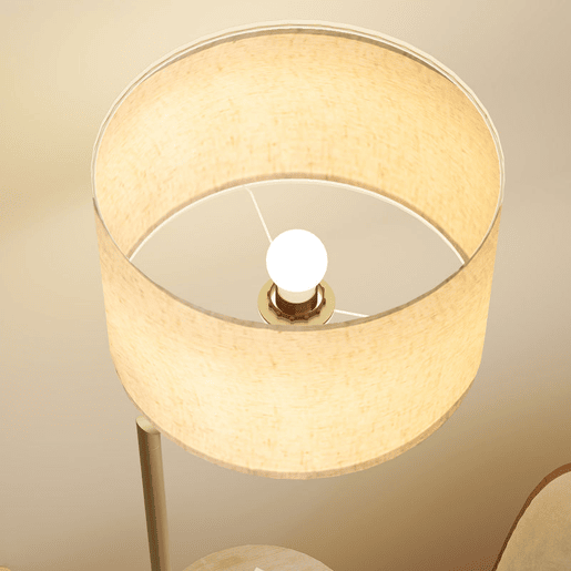 HOMCOM Candeeiro de Pé com Mesa Auxiliar Candeeiro com Prateleira Lâmpada E27 Máx. 40W com Ecrã de Linho Interruptor de Corrente e Carregador USB para Sala de Estar Ø40x170 cm Dourado