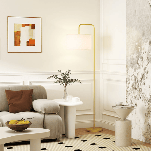 HOMCOM Candeeiro de Pé Moderno Lâmpada E27 Máx. 40W com Ecrã de Linho Estrutura de Aço e Interruptor de Pé Candeeiro de Leitura para Sala de Estar Dormitório 64x38x163,5 cm Branco e Dourado