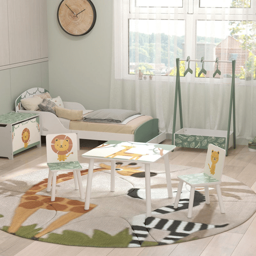 AIYAPLAY Mesa e Cadeiras para Crianças de 3 Peças Mesa Infantil com 2 Cadeiras em Madeira Conjunto de Móveis com Desenhos de Leões para Crianças Acima de 3 Anos para Quarto Sala de Jogos Verde