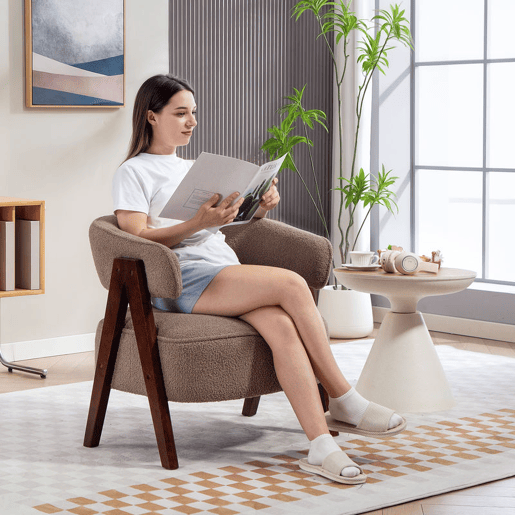 HOMCOM Poltrona de Sala de Estar Estofada em Borreguito Poltrona de Leitura Almofadada e Moderna Assento Largo Pés de Madeira e Encosto Curvo para Quarto Escritório 70x64x71 cm Marrom Claro