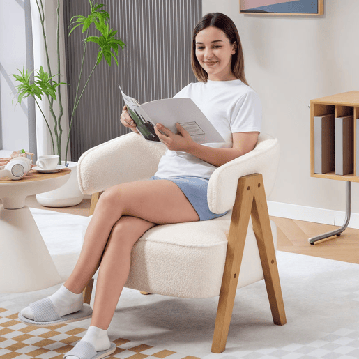 HOMCOM Poltrona de Sala de Estar Estofada em Borreguito Poltrona de Leitura Almofadada e Moderna Assento Largo Pés de Madeira e Encosto Curvo para Quarto Escritório 70x64x71 cm Branco