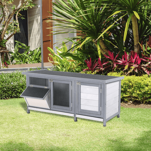 PawHut Coelheira de Madeira Gaiola para Coelhos com Telhado Asfáltico Rebatível Portas com Fecho Bandejas Removíveis e Comedouro Coelheira para Exterior 112x50x54 cm Cinzento