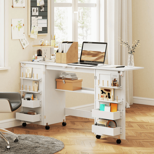 HOMCOM Mesa de Costura Dobrável com 6 Rodas Móvel para Máquina de Costura com 20 Pinos para Fios 4 Compartimentos Prateleira Armário de Costura para Estúdio Sala 160x40x81,5 cm Branco