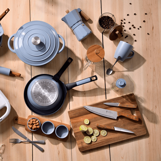 Wok de alumínio prensado com 30 cm de diâmetro, 3 facas de aço inoxidável e tábua de corte de 40 x 25 cm. NOIA San Ignacio