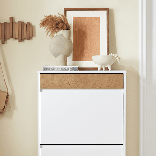 SoBuy FSR205-WN Sapateira de entrada fina que poupa espaço - Sapateira com 2 portas rebatíveis e gaveta - Design nórdico para entradas modernas - Roupeiro em madeira branca e carvalho - 61x26x91cm