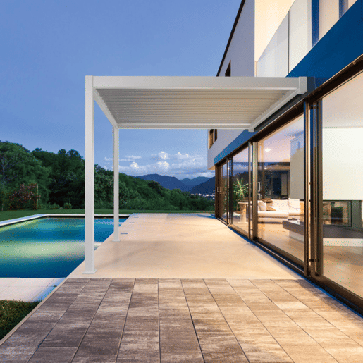 Pérgola bioclimática 3x4m de alumínio adossada com lâminas orientáveis, Triomphe 3x4m adossada, Branco, 391x301x250 cm Pérgola bioclimática 3x4m de alumínio adossada com lâminas orientáveis, Triomphe 3x4m adossada, Branco, 391x301x250 cm
