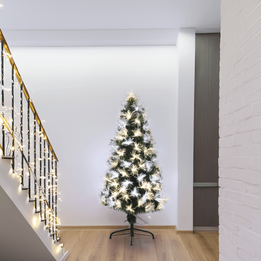 Árvore de Natal de fibra ótica com 135 luzes LED brancas quentes.