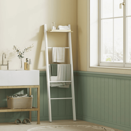 HOMCOM Toalheiro de Escada com Prateleira Superior e 4 Barras Suporte de Toalhas para Encostar na Parede Prateleira Inclinada para Quarto Sala de Estar 43x20x151 cm Branco e Carvalho