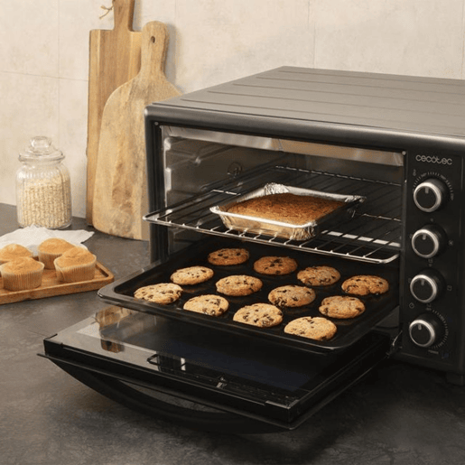 Cecotec Forno de convecção de 60 litros de capacidade, espeto giratório e 2200 W de potência. Cecotec Forno de convecção de 60 litros de capacidade, espeto giratório e 2200 W de potência.