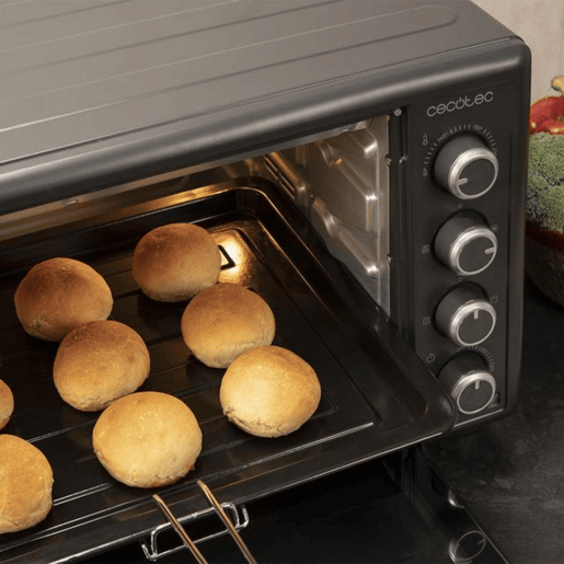 Cecotec Forno de convecção de 60 litros de capacidade, espeto giratório e 2200 W de potência. Cecotec Forno de convecção de 60 litros de capacidade, espeto giratório e 2200 W de potência.
