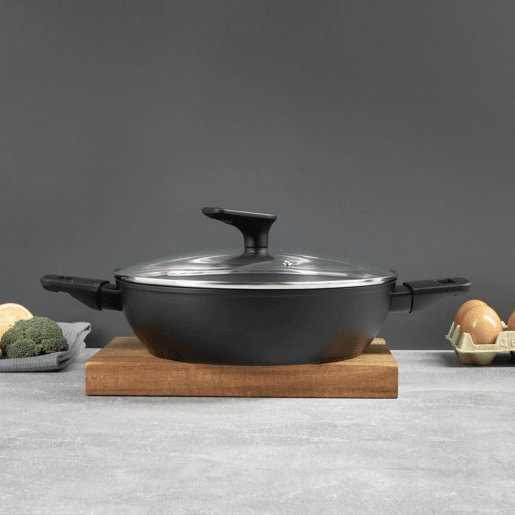 Caçarola baixa Bergner Copper Ø28cm 4,2L com tampa em alumínio forjado, preta