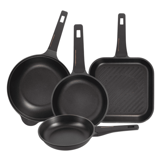 Conjunto Bergner com 2 frigideiras Ø20Ø24cm + grelha 28x28cm + wok Ø30cm em alumínio fundido nas cores cobre e preto.