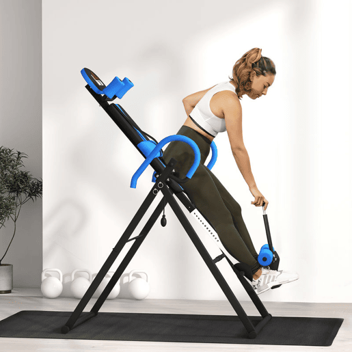 HOMCOM Mesa de Inversão Dobrável com Cinto de Segurança Altura Regulável para Utilizadores de 1,30 a 1,90 m Mesa de Inversão para Exercício e Alívio de Dores nas Costas Capacidade 150 kg 79x114x153 cm Preto e Azul
