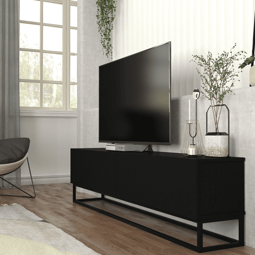 Mesa baixa para TV Nolvean com 2 portas moldura longa 180x32x47 cm preto en.casa