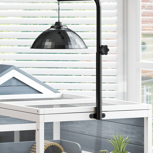PawHut Casa para Tartarugas de Madeira Terrário para Répteis com Suporte para Lâmpada Ajustável Tampas Articuladas Bandeja Removível Prateleira de Armazenamento e Painéis Transparentes 124x55x109 cm Branco e Cinza
